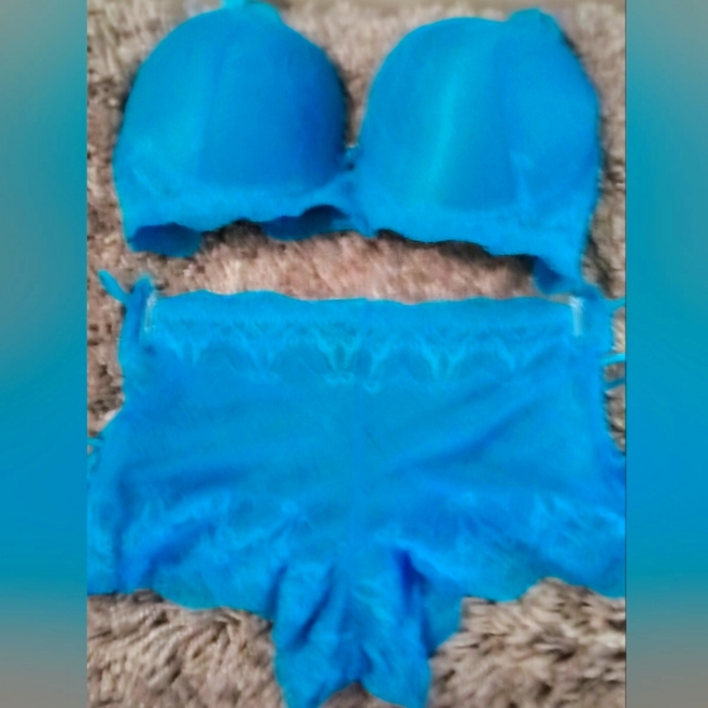 KISS & TELL INTIMATES